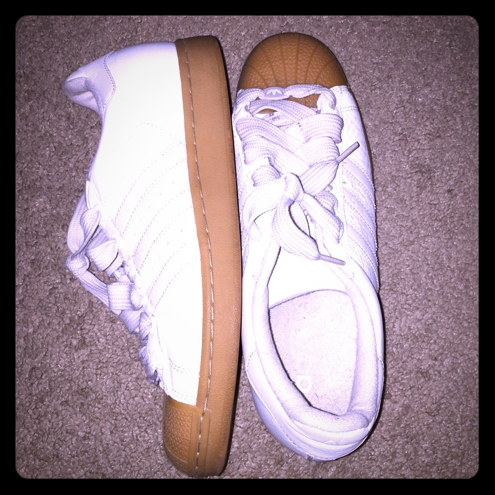 Men size 8.5 fat laces shell toes